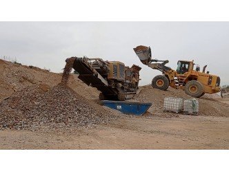 Trabajando el rechazo de la planta de lavado.